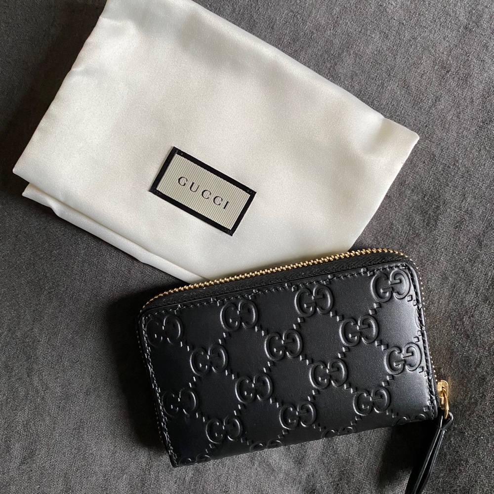 Gucci Signature Card Case Black GG